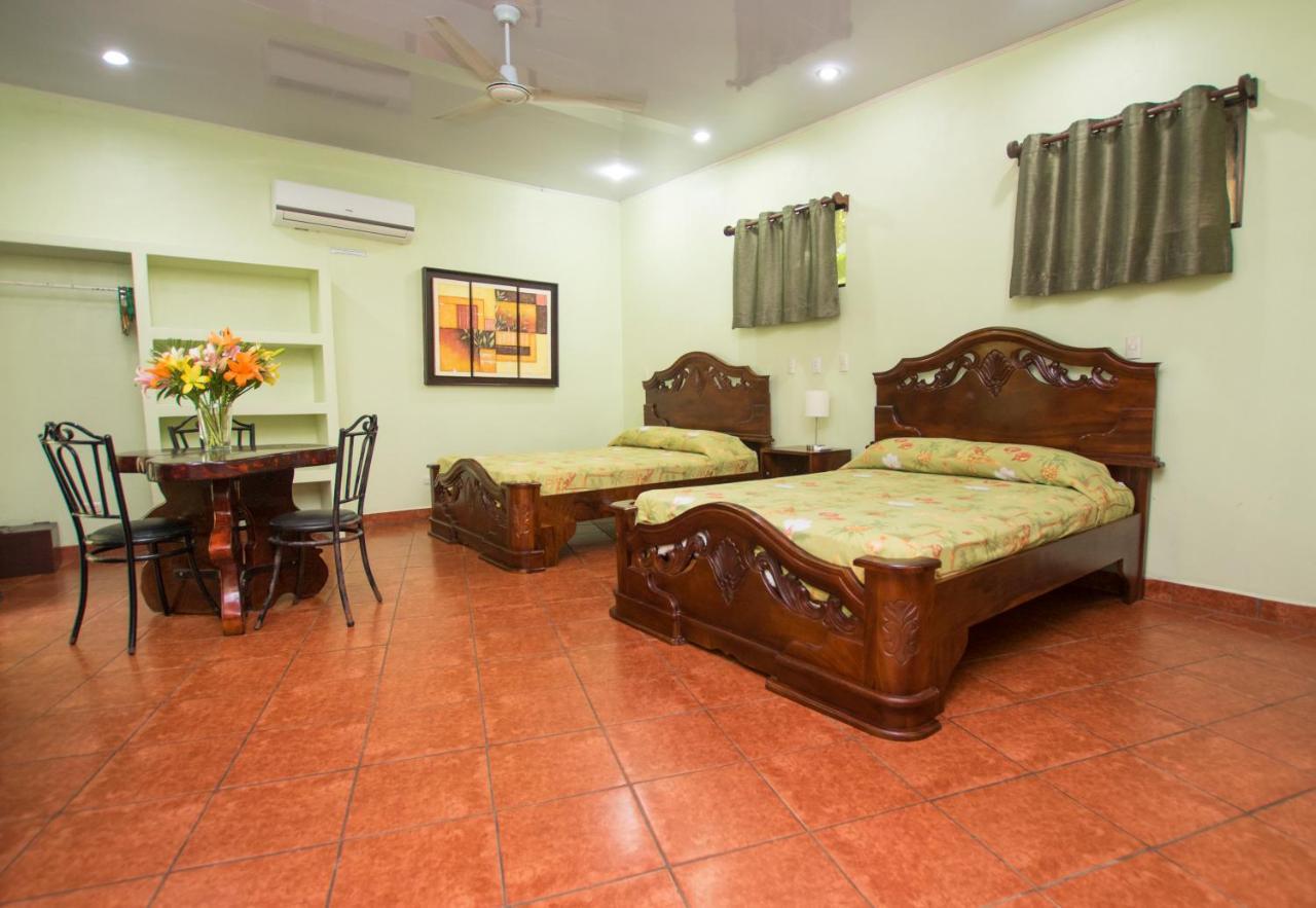 Oceanfront Hotel Verde Mar Direct Access To The Beach Manuel Antonio Esterno foto