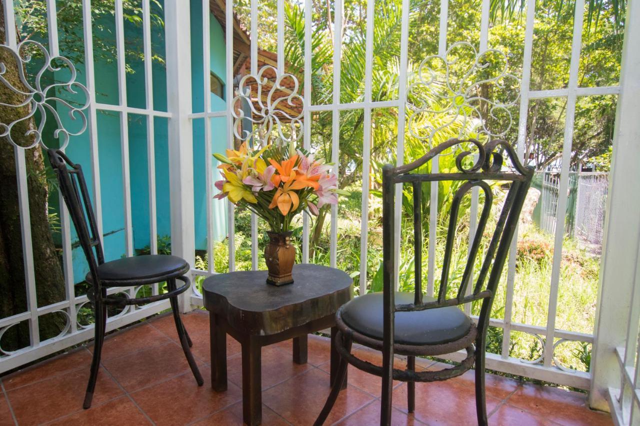 Oceanfront Hotel Verde Mar Direct Access To The Beach Manuel Antonio Esterno foto