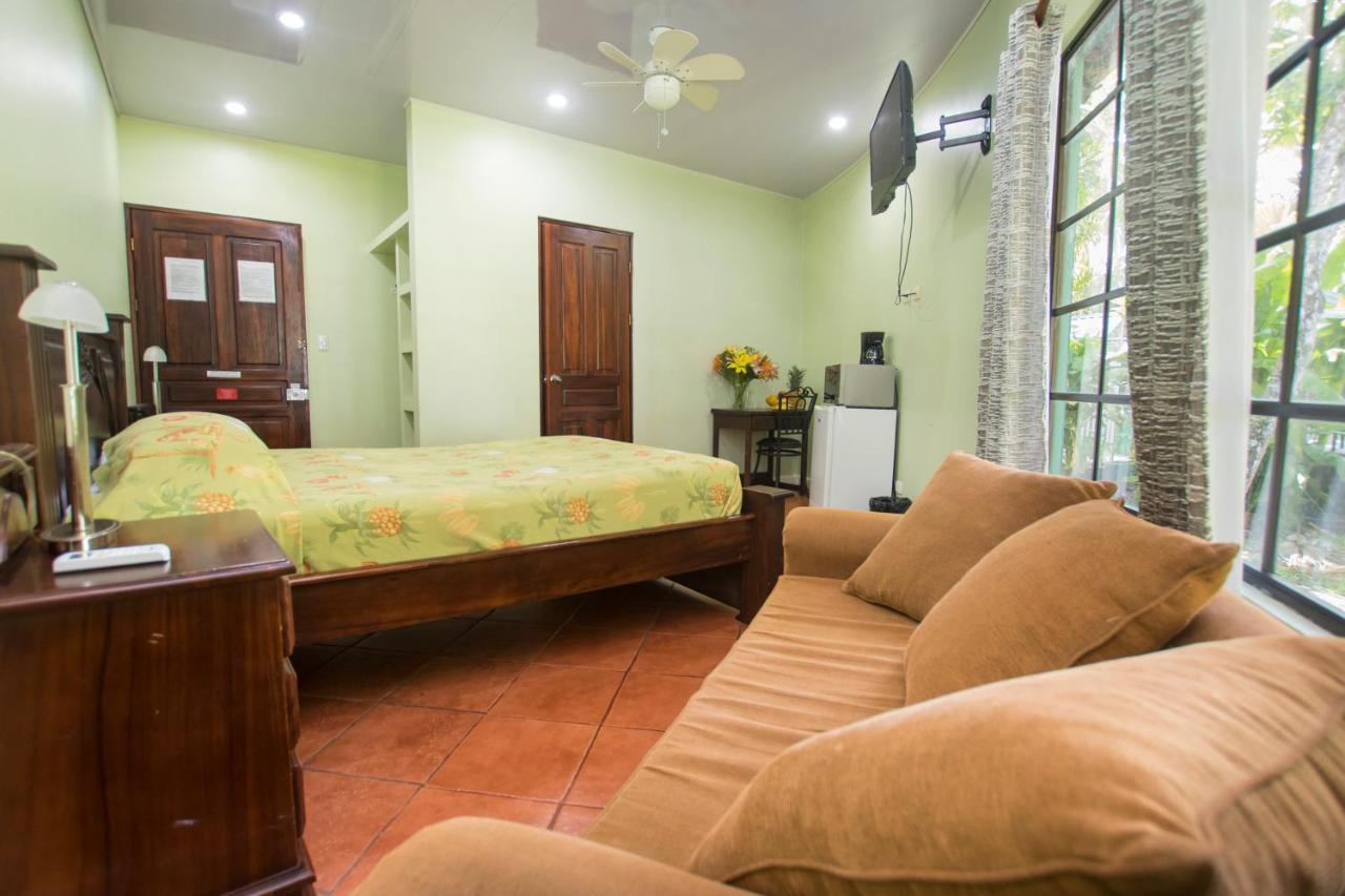 Oceanfront Hotel Verde Mar Direct Access To The Beach Manuel Antonio Esterno foto