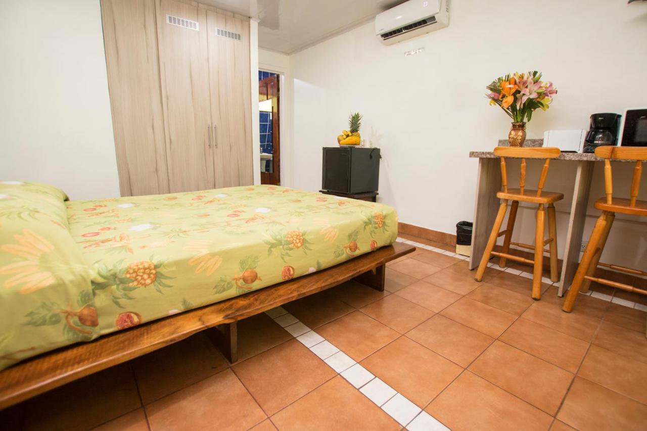 Oceanfront Hotel Verde Mar Direct Access To The Beach Manuel Antonio Esterno foto