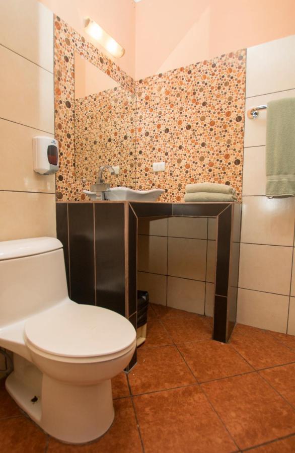 Oceanfront Hotel Verde Mar Direct Access To The Beach Manuel Antonio Esterno foto