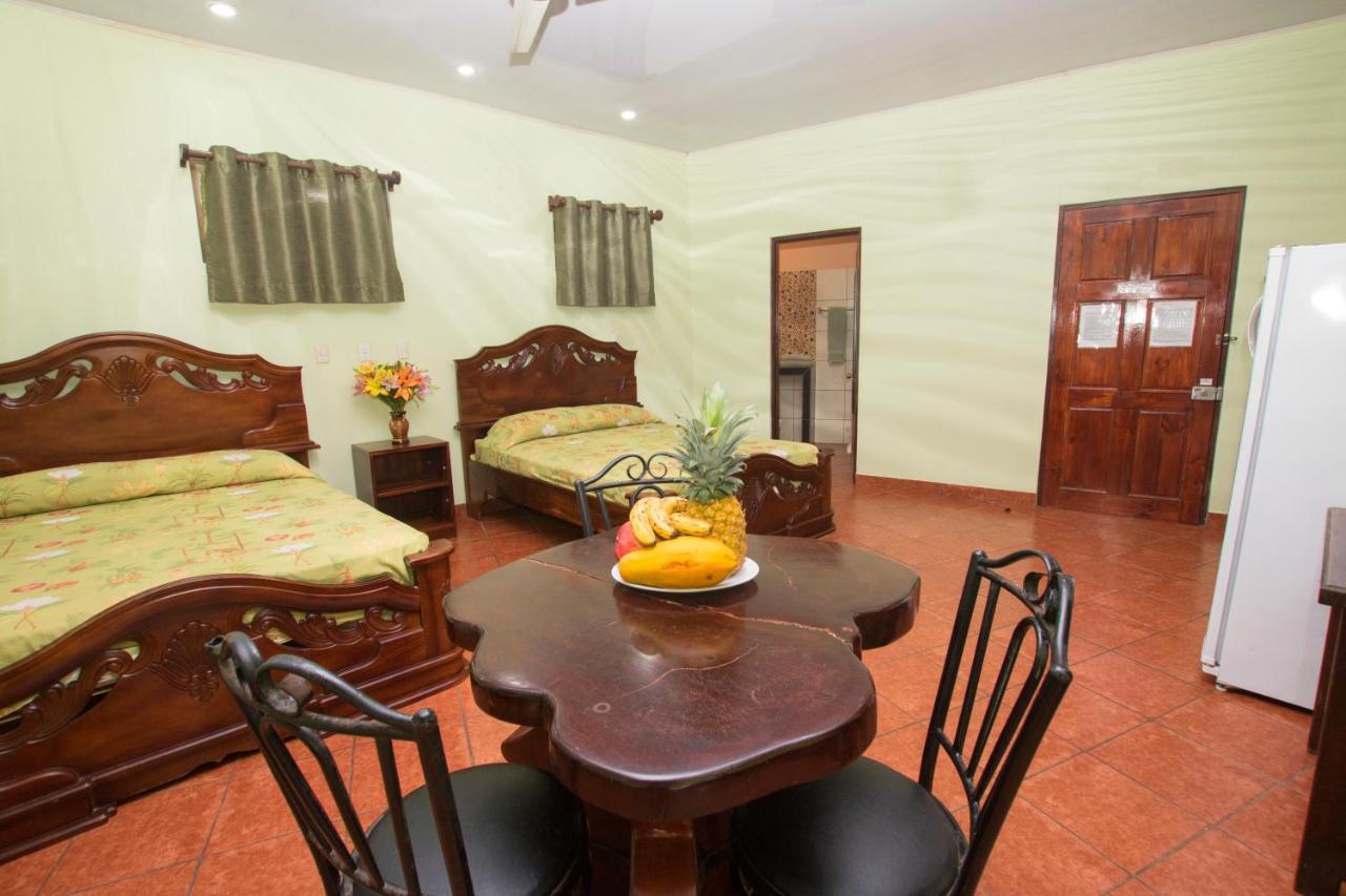 Oceanfront Hotel Verde Mar Direct Access To The Beach Manuel Antonio Esterno foto