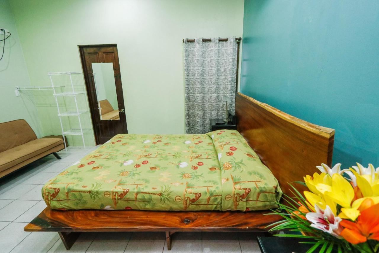 Oceanfront Hotel Verde Mar Direct Access To The Beach Manuel Antonio Esterno foto