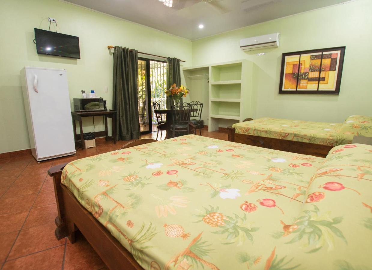 Oceanfront Hotel Verde Mar Direct Access To The Beach Manuel Antonio Esterno foto