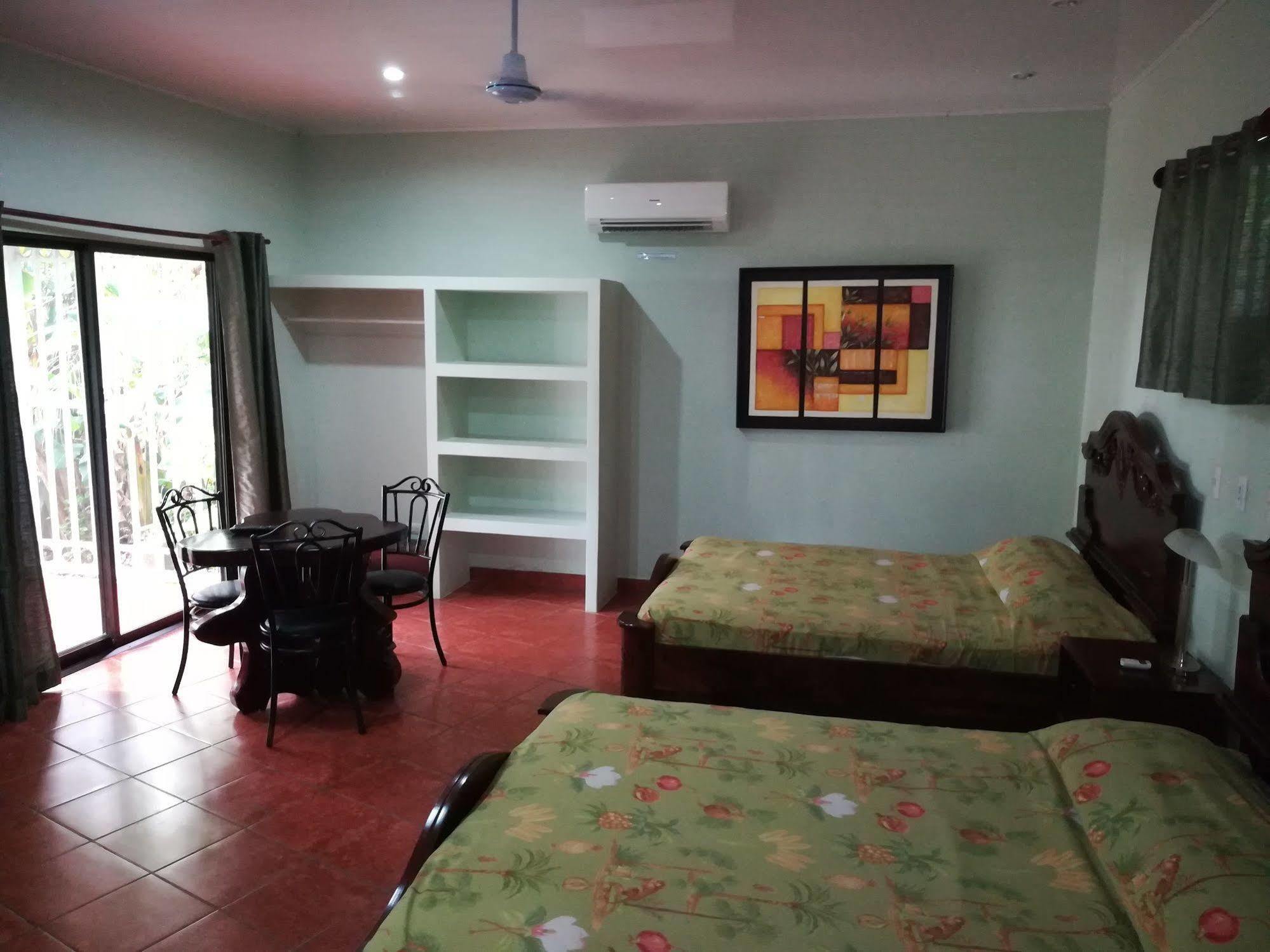 Oceanfront Hotel Verde Mar Direct Access To The Beach Manuel Antonio Esterno foto